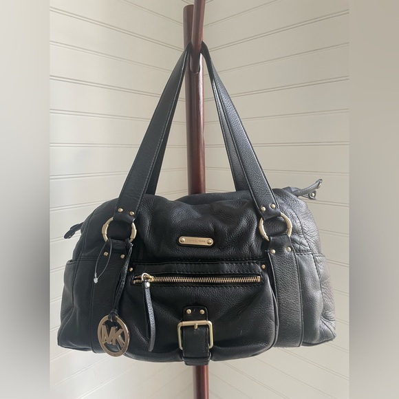 Michael Kors Black Pebbled Leather Austin Shoulder Handbag With Front Buckle - Picture 1 of 10